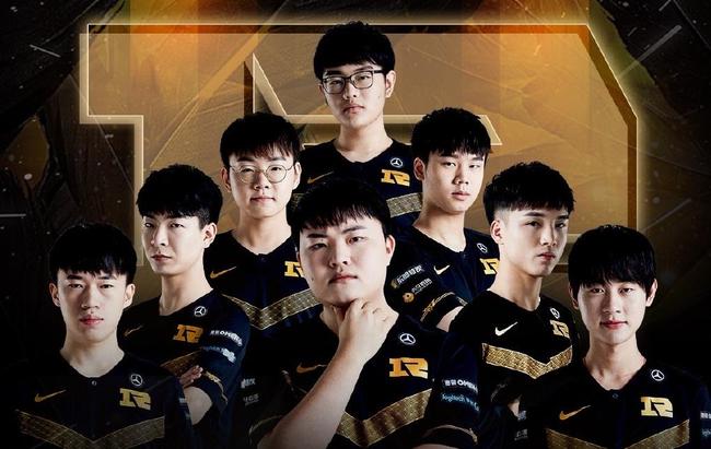 中表现得尤 中表现得尤