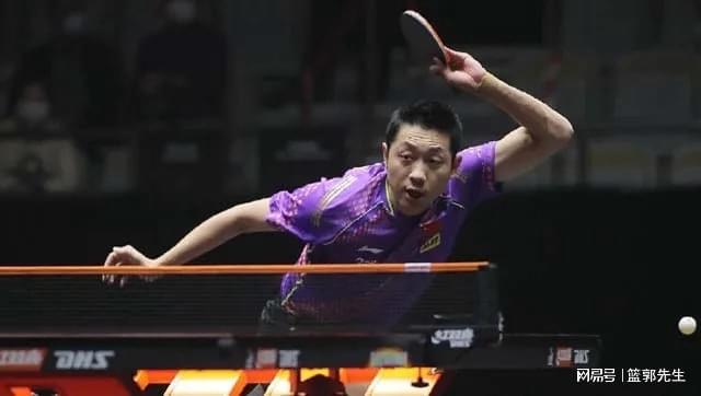 足球比赛中 足球比赛中